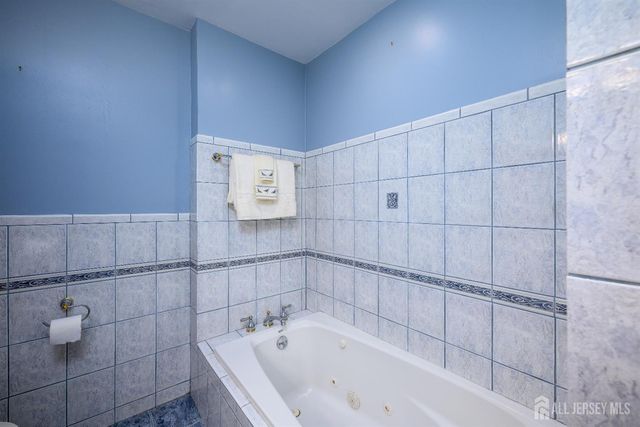 65 Wilson Road, Franklin Twsp, NJ 08873