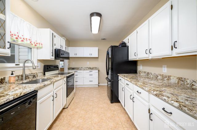 65 Wilson Road, Franklin Twsp, NJ 08873