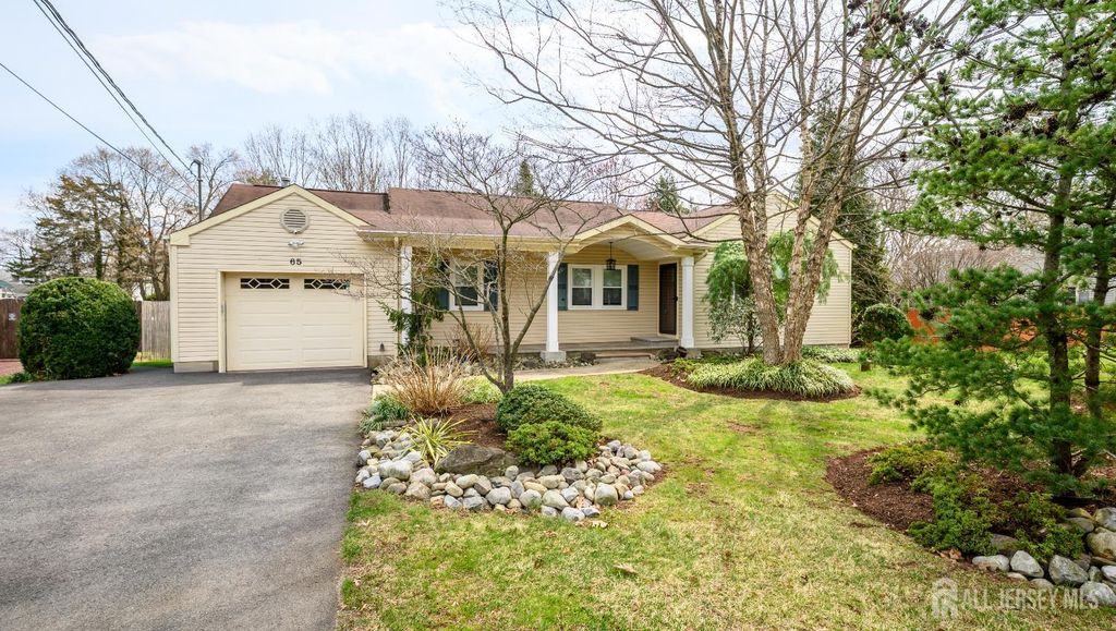 65 Wilson Road, Franklin Twsp, NJ 08873