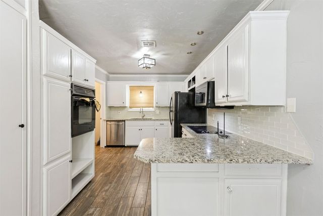 10412 NW 37th Street, Yukon, OK 73099
