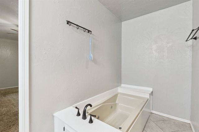 10412 NW 37th Street, Yukon, OK 73099