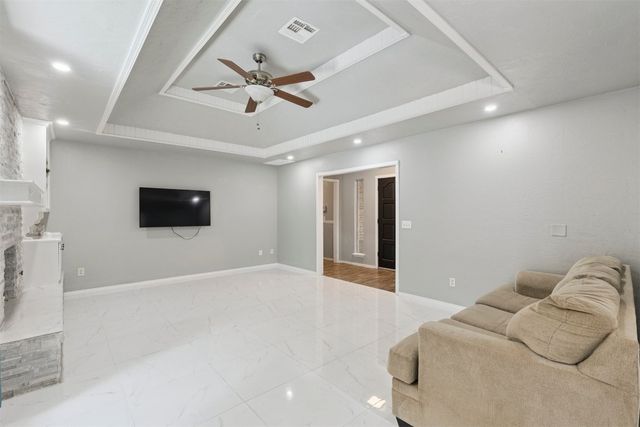 10412 NW 37th Street, Yukon, OK 73099