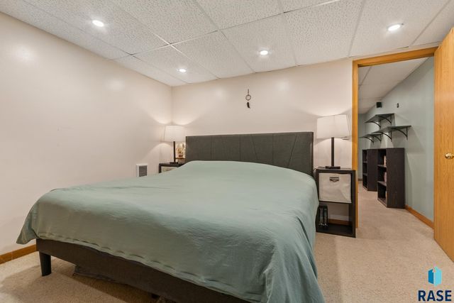 2213 S Hawthorne Ave Avenue, Sioux Falls, SD 57105