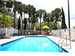 193 SW 96th Ter, Plantation, FL 33324