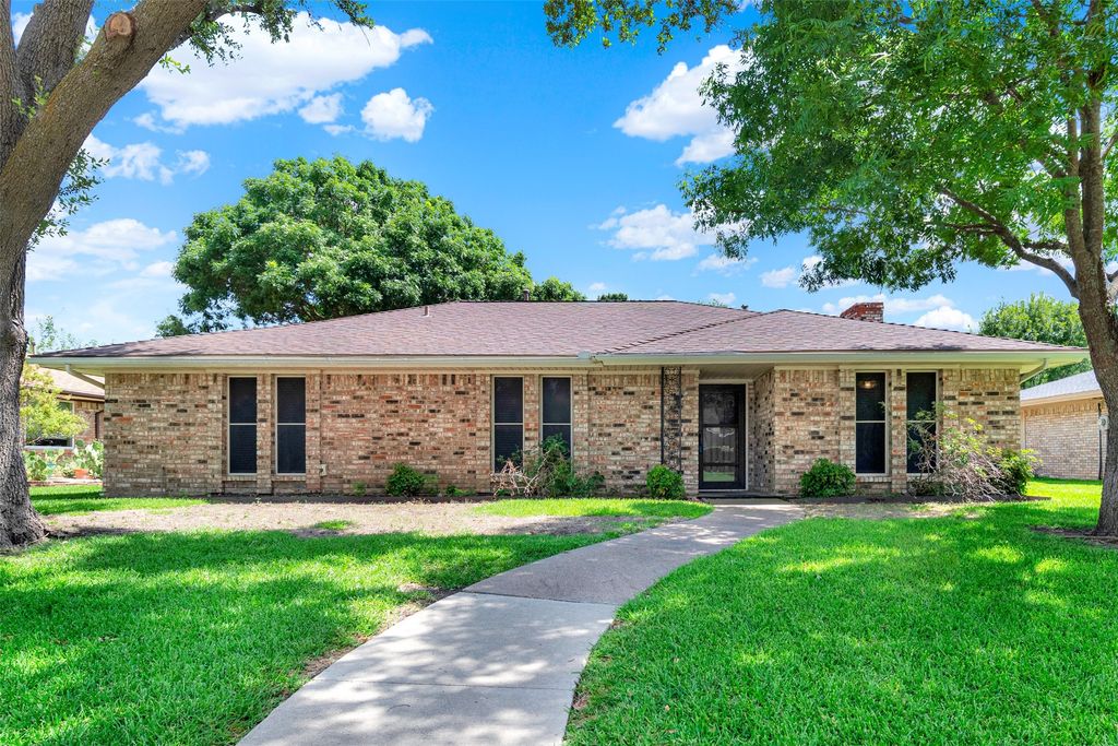 2416 Sierra Lane, Plano, TX 75075