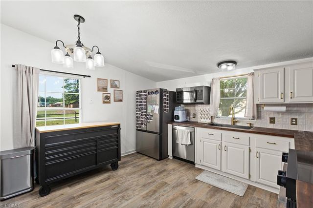 1913 NC Highway 150, Lexington, NC 27295