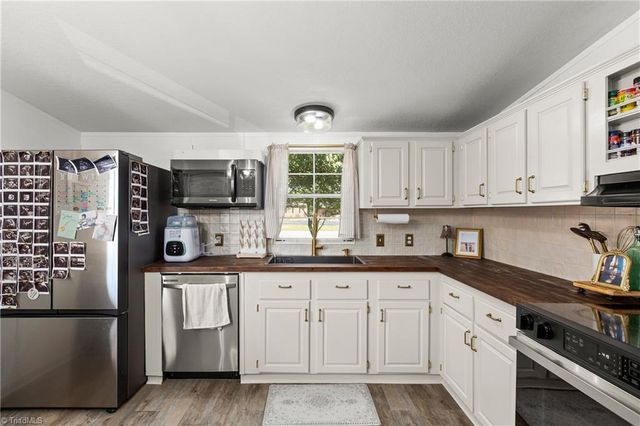 1913 NC Highway 150, Lexington, NC 27295