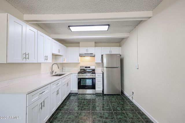 3951 W Monte Vista Road, Phoenix, AZ 85009