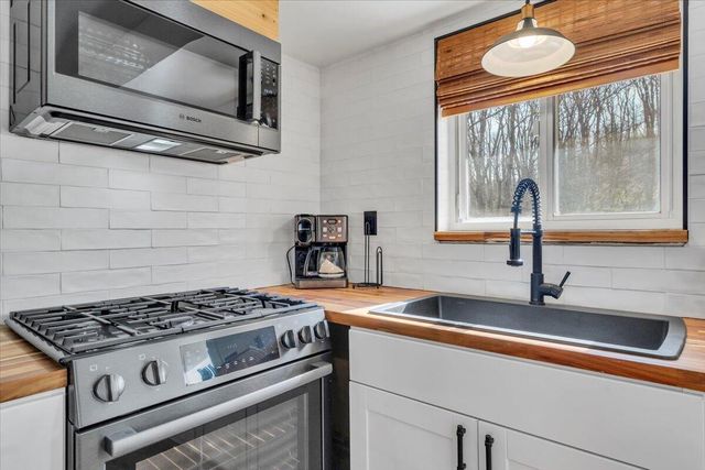 951 Hartsook BLVD, Roanoke, VA 24014