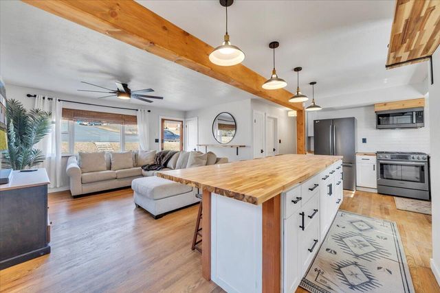 951 Hartsook BLVD, Roanoke, VA 24014