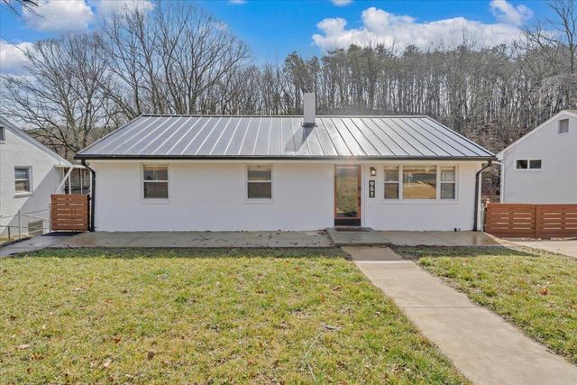 951 Hartsook BLVD, Roanoke, VA 24014