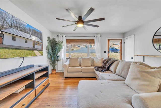 951 Hartsook BLVD, Roanoke, VA 24014