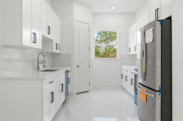 325 Lloyd AVE S, Lehigh Acres, FL 33974