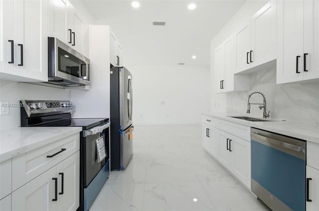 325 Lloyd AVE S, Lehigh Acres, FL 33974