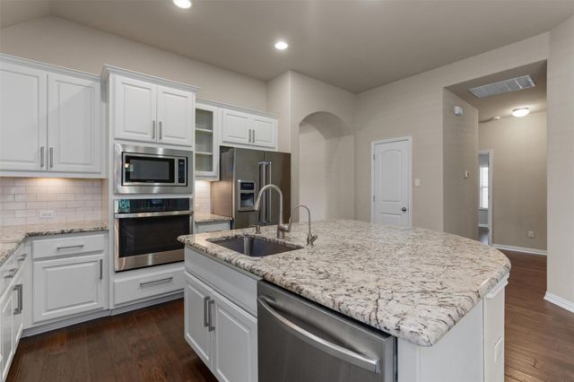 7901 Arbor Knoll CT, Lago Vista, TX 78645