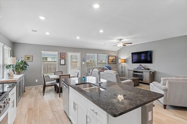 5557 Castle Peak Bend, Fort Worth, TX 76126