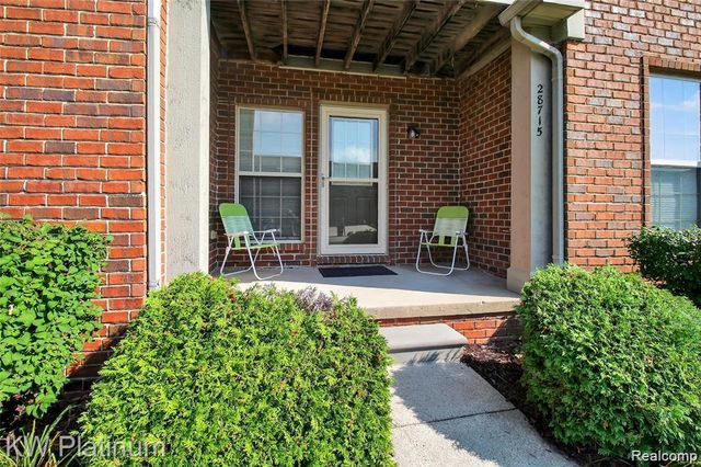 28715 Portsmouth Court, Chesterfield Township, MI 48047