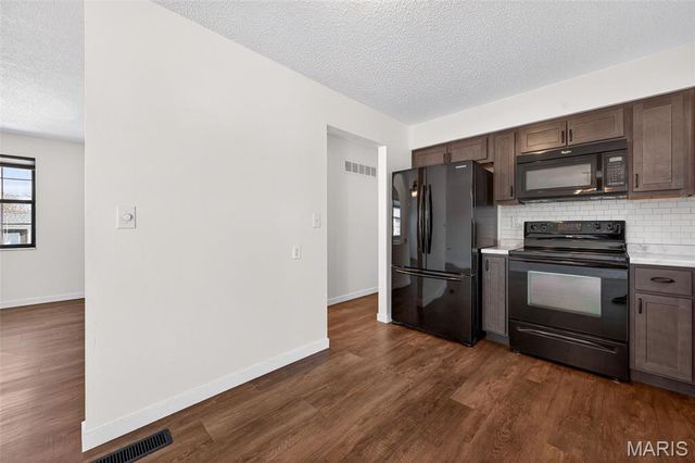 1915 Laverne Drive, Arnold, MO 63010