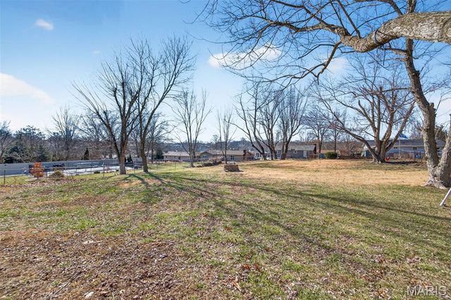 1915 Laverne Drive, Arnold, MO 63010