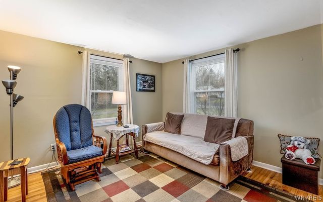 24 Greenmeadow Drive, Orchard Park, NY 14127