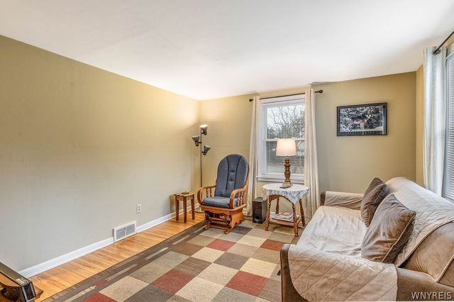 24 Greenmeadow Drive, Orchard Park, NY 14127