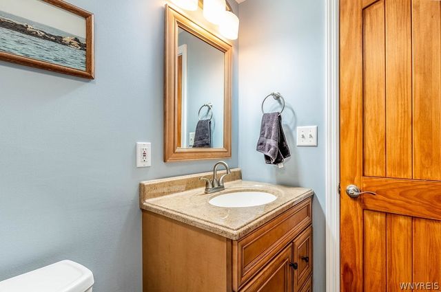 24 Greenmeadow Drive, Orchard Park, NY 14127