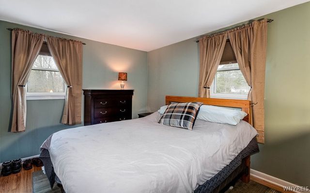 24 Greenmeadow Drive, Orchard Park, NY 14127