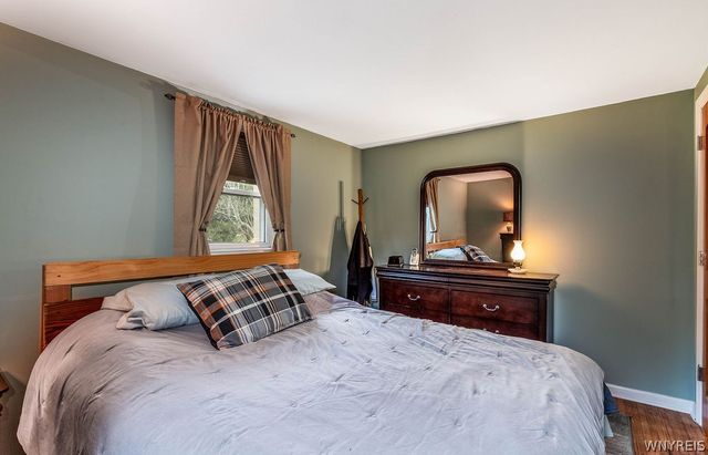 24 Greenmeadow Drive, Orchard Park, NY 14127