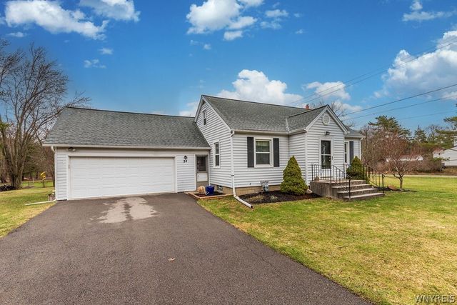 24 Greenmeadow Drive, Orchard Park, NY 14127