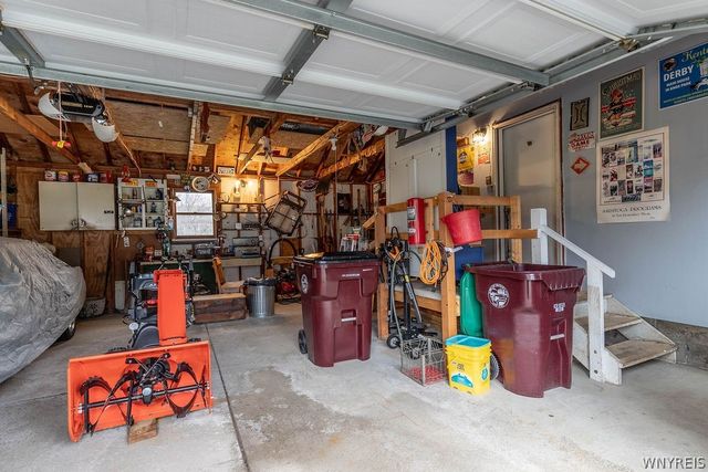 24 Greenmeadow Drive, Orchard Park, NY 14127