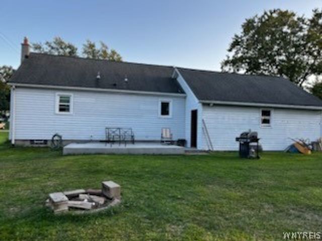 24 Greenmeadow Drive, Orchard Park, NY 14127