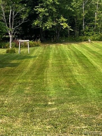 24 Greenmeadow Drive, Orchard Park, NY 14127