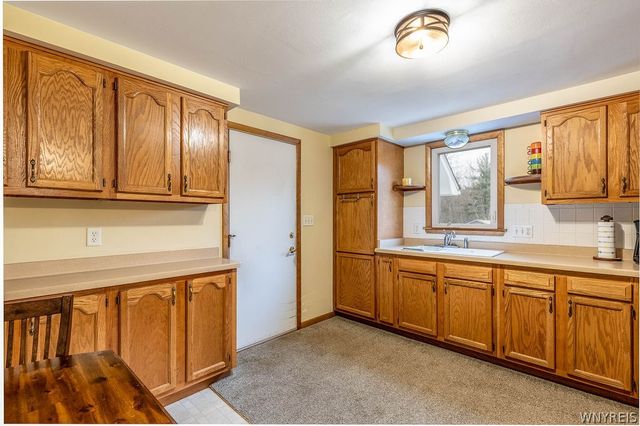 24 Greenmeadow Drive, Orchard Park, NY 14127