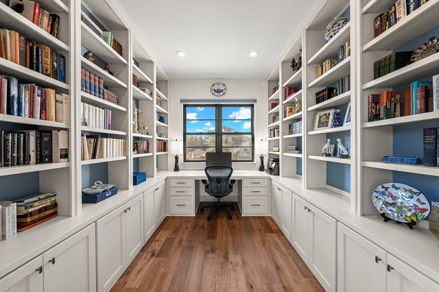 1025 Comanche Hills Dr, Kerrville, TX 78028