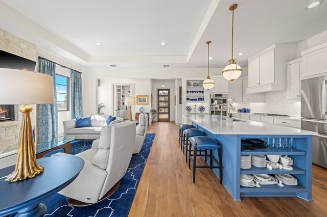 1025 Comanche Hills Dr, Kerrville, TX 78028