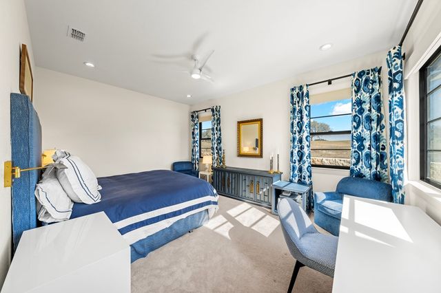 1025 Comanche Hills Dr, Kerrville, TX 78028