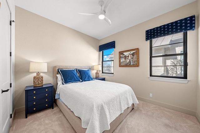 1025 Comanche Hills Dr, Kerrville, TX 78028