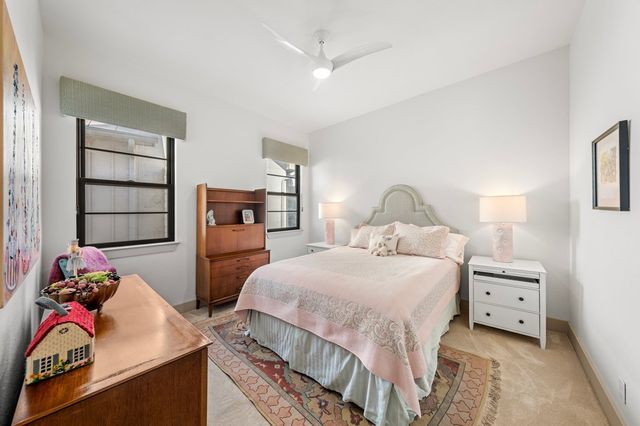 1025 Comanche Hills Dr, Kerrville, TX 78028