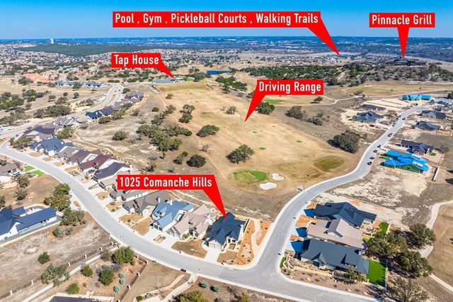 1025 Comanche Hills Dr, Kerrville, TX 78028