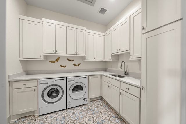 1025 Comanche Hills Dr, Kerrville, TX 78028