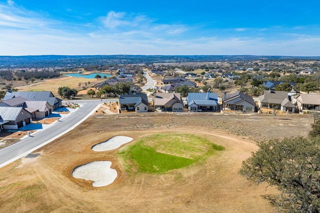 1025 Comanche Hills Dr, Kerrville, TX 78028