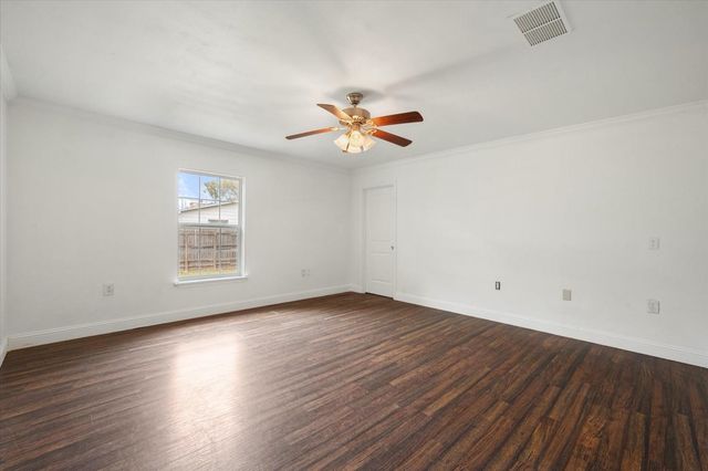 1520 N 7th Street, Tahoka, TX 79373