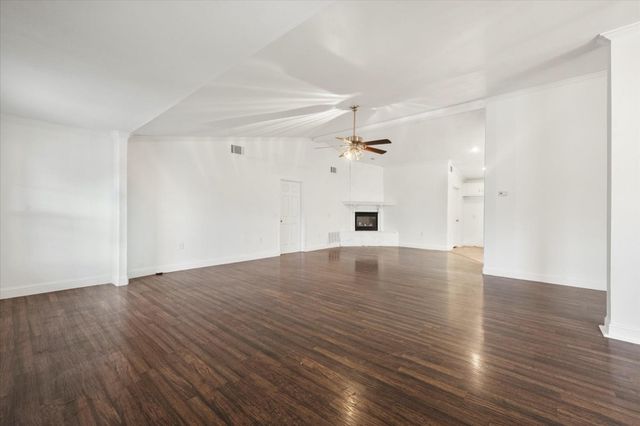 1520 N 7th Street, Tahoka, TX 79373