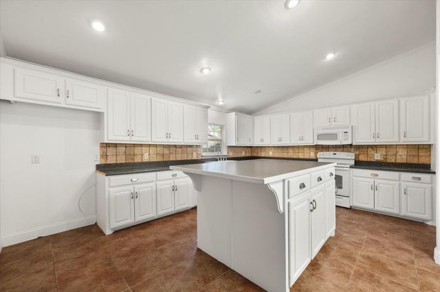 1520 N 7th Street, Tahoka, TX 79373