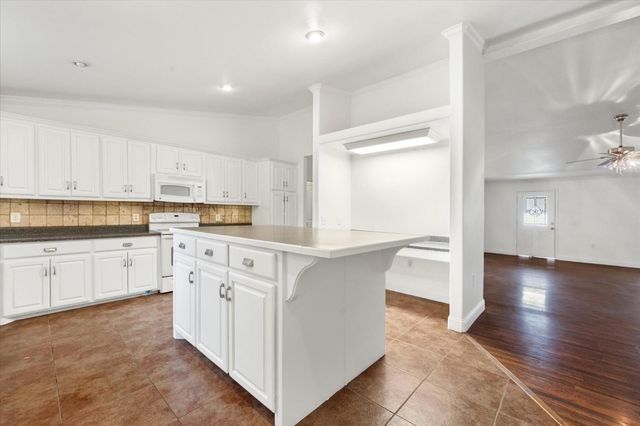 1520 N 7th Street, Tahoka, TX 79373