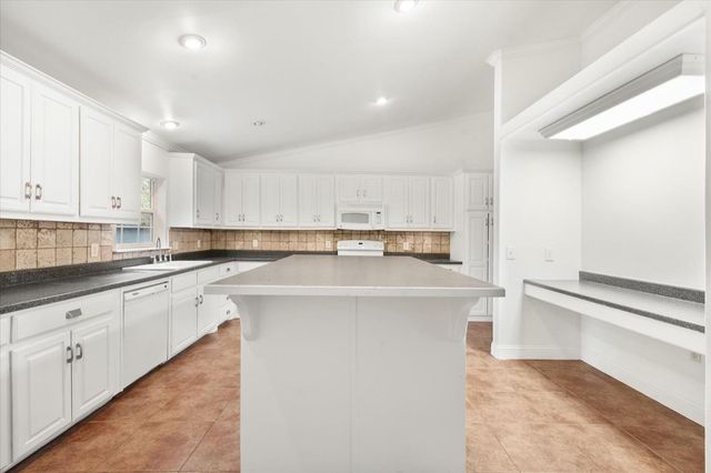 1520 N 7th Street, Tahoka, TX 79373