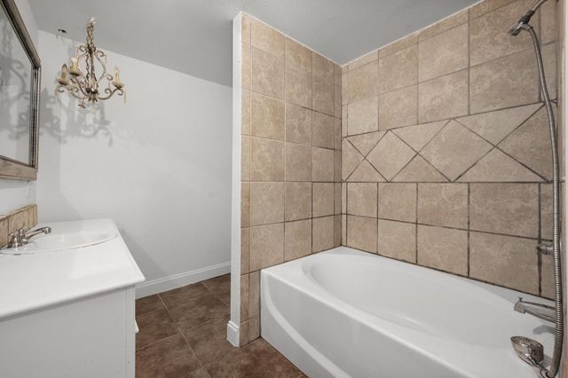 1520 N 7th Street, Tahoka, TX 79373