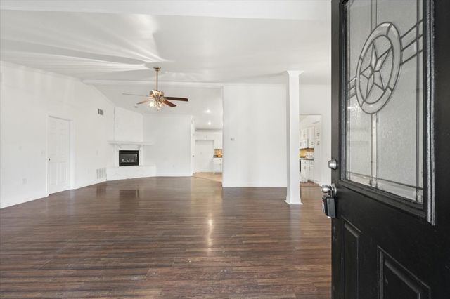 1520 N 7th Street, Tahoka, TX 79373