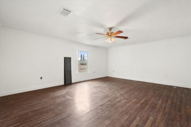 1520 N 7th Street, Tahoka, TX 79373