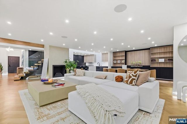 51 Old Quarry Road, Englewood, NJ 07631